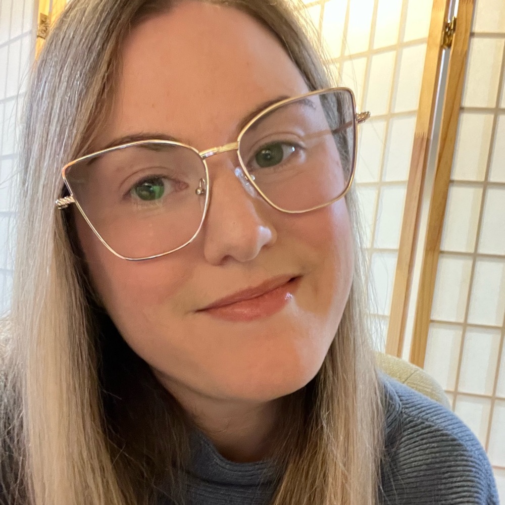 Meet your posher, Lisa